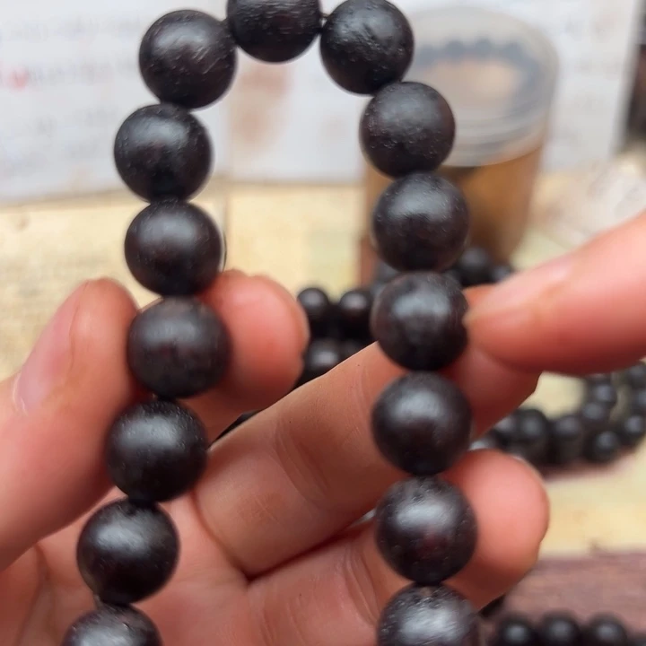 藤类降真香10圆珠红黑油结晶