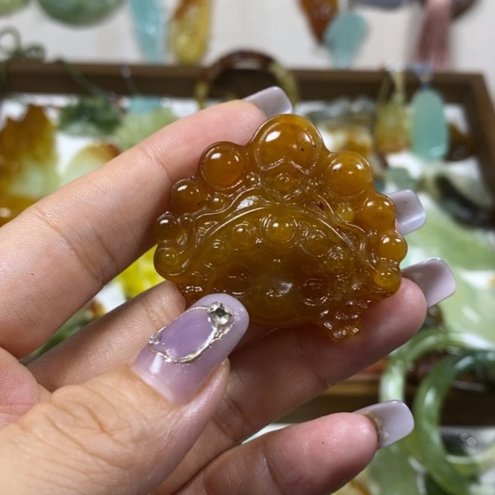 蛇纹石玉未镶嵌吊坠