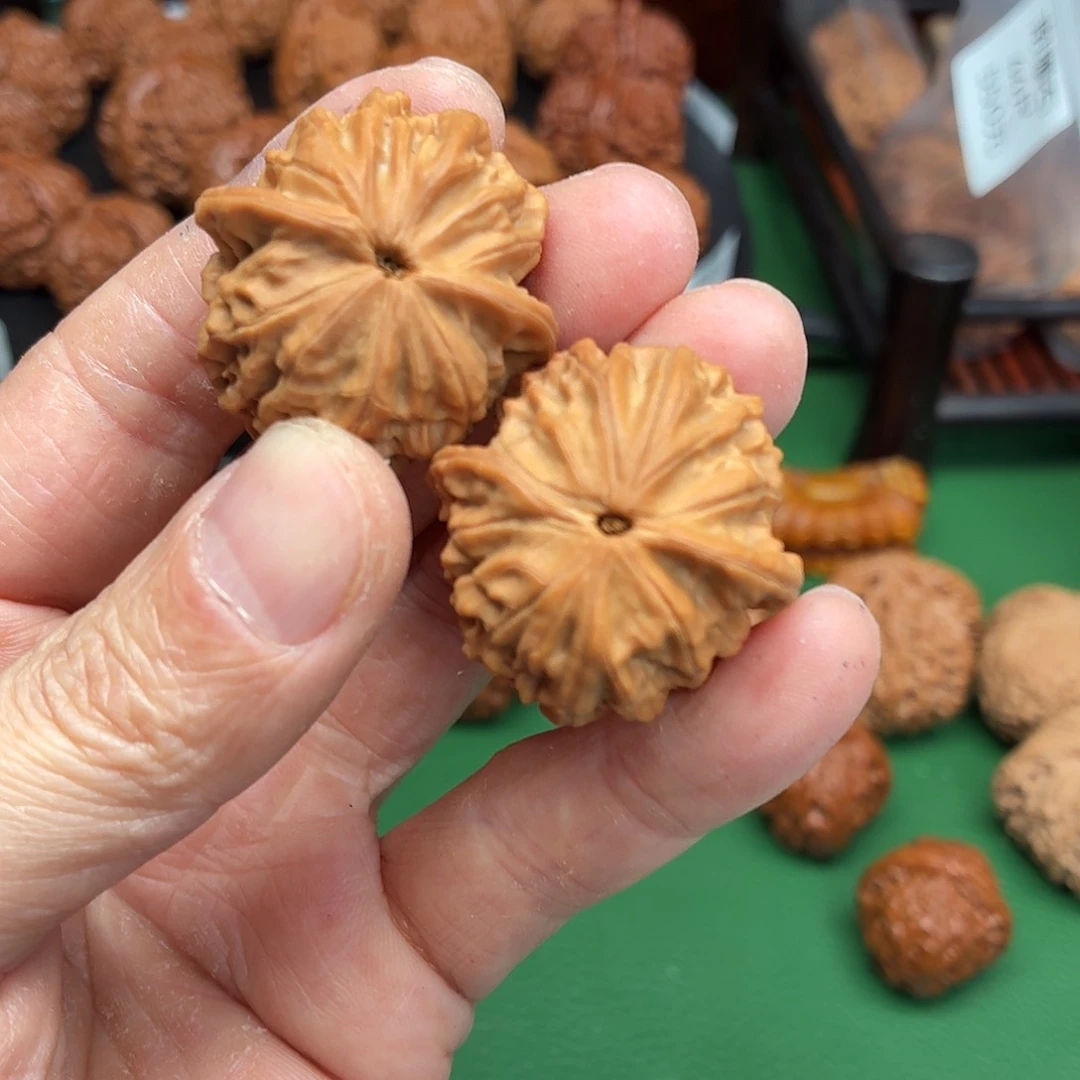 核桃把件麻核桃福利价龙珠