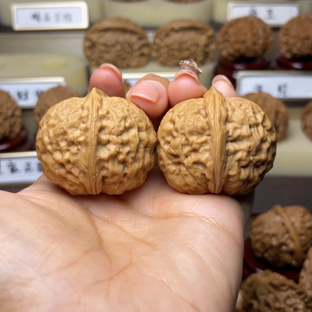 文玩核桃把件卧龙元宝37左右