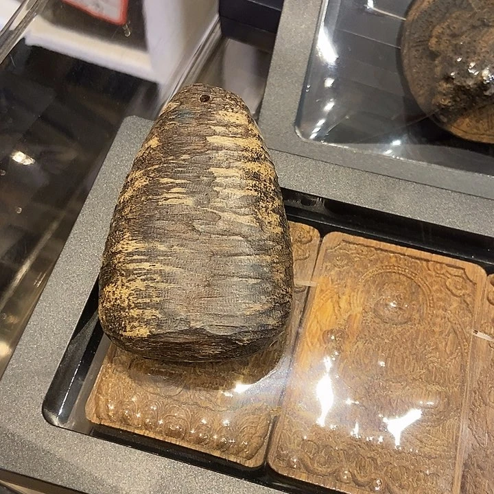 吉***燚紫檀木类端景台手串