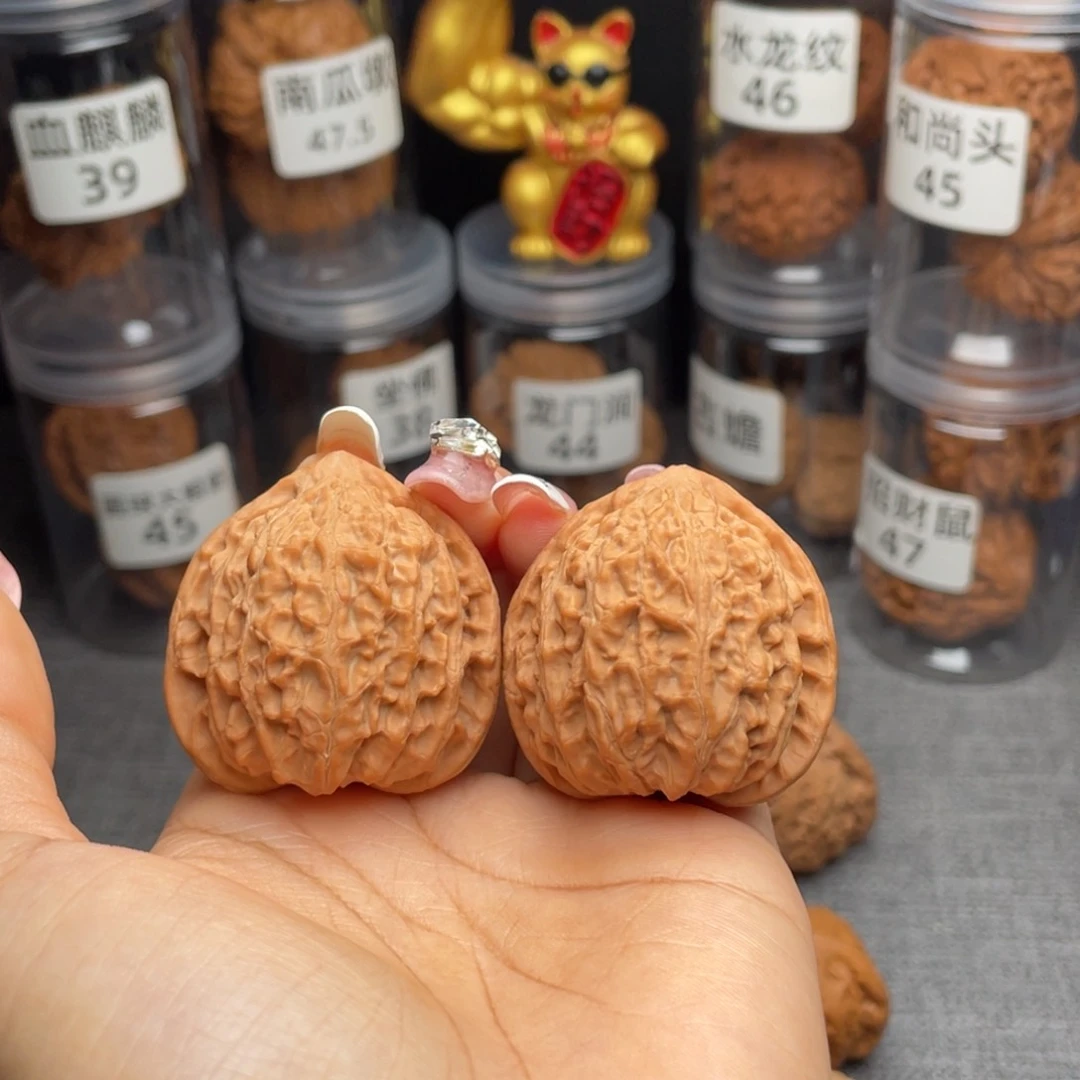 文玩核桃把件远*客金牛