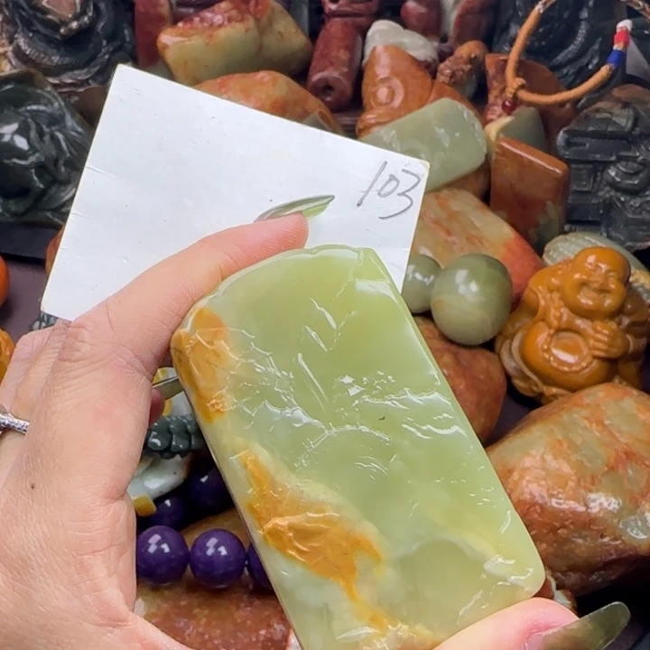 透闪石质玉未镶嵌珠宝奇石