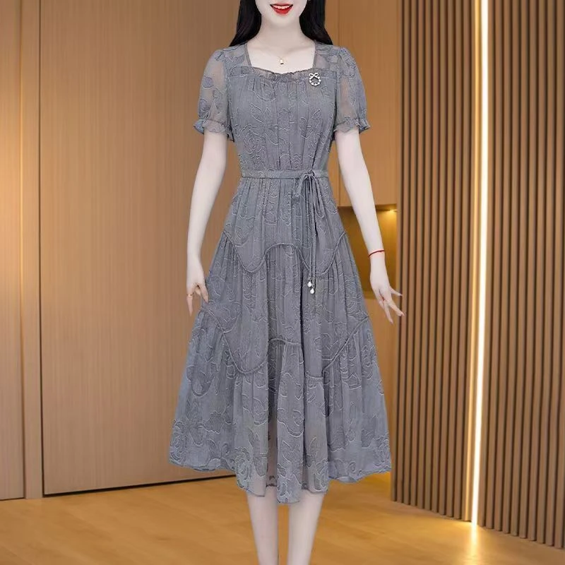 大码茶歇法式连衣裙2025新款女夏季收腰显瘦中年妈妈高端精致裙