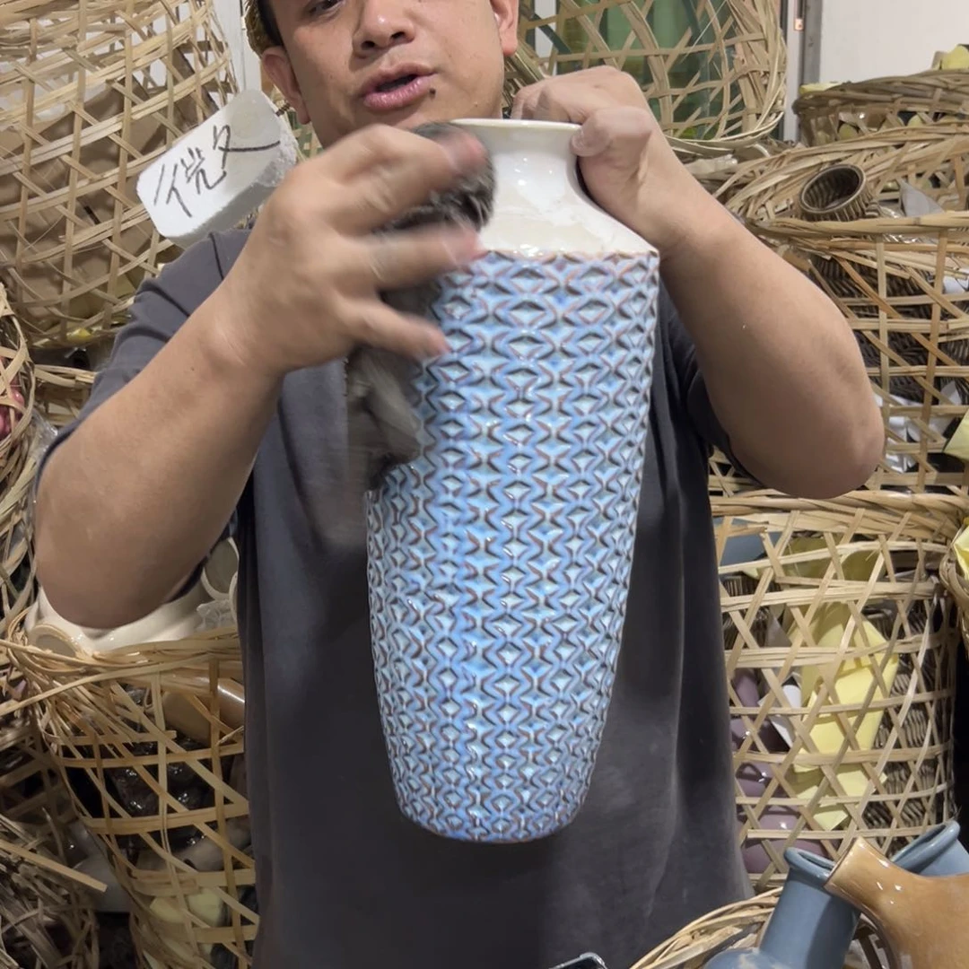 摆件41 号高中低温陶瓷瓶（部分微瑕）