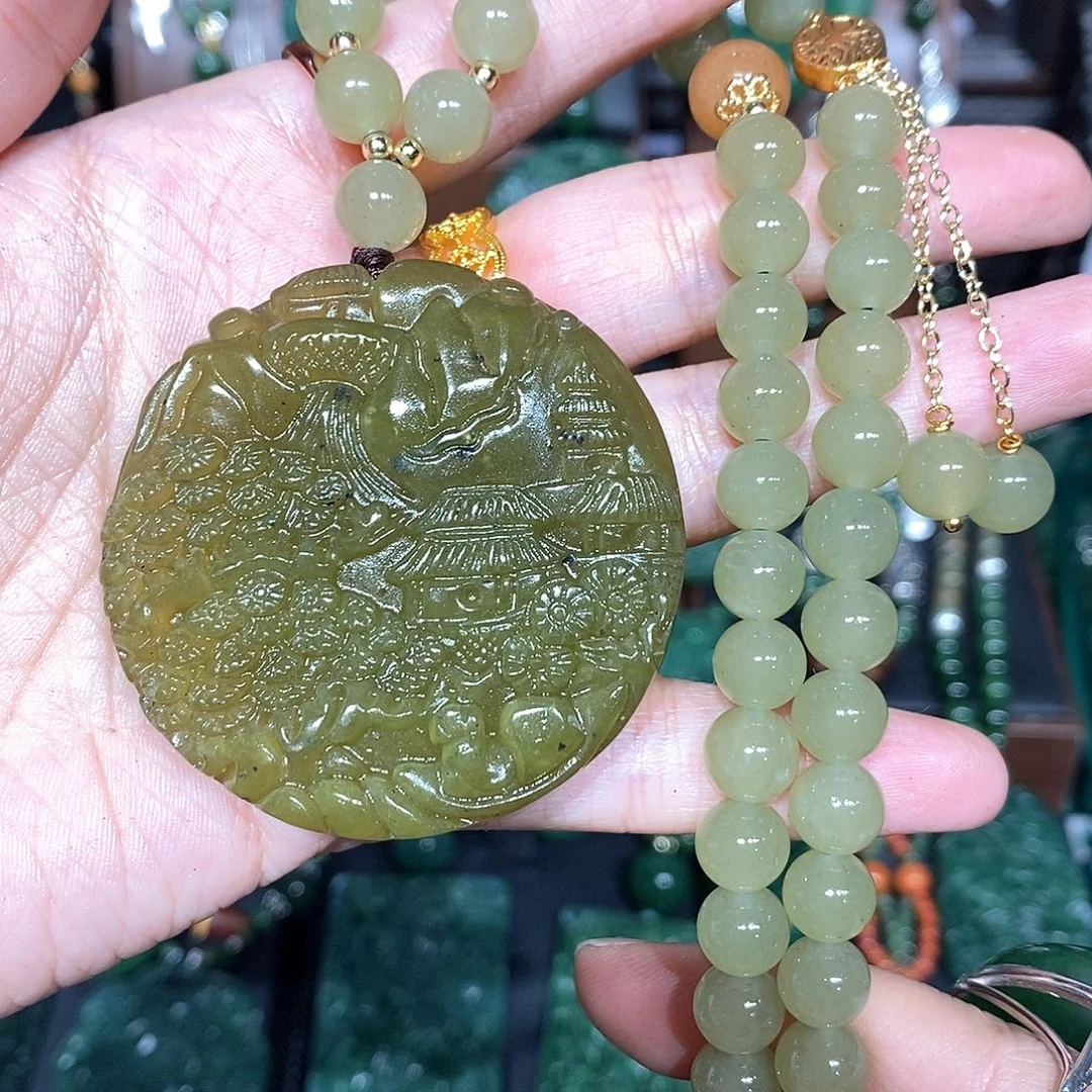 颈饰未镶嵌和田玉（碧玉）