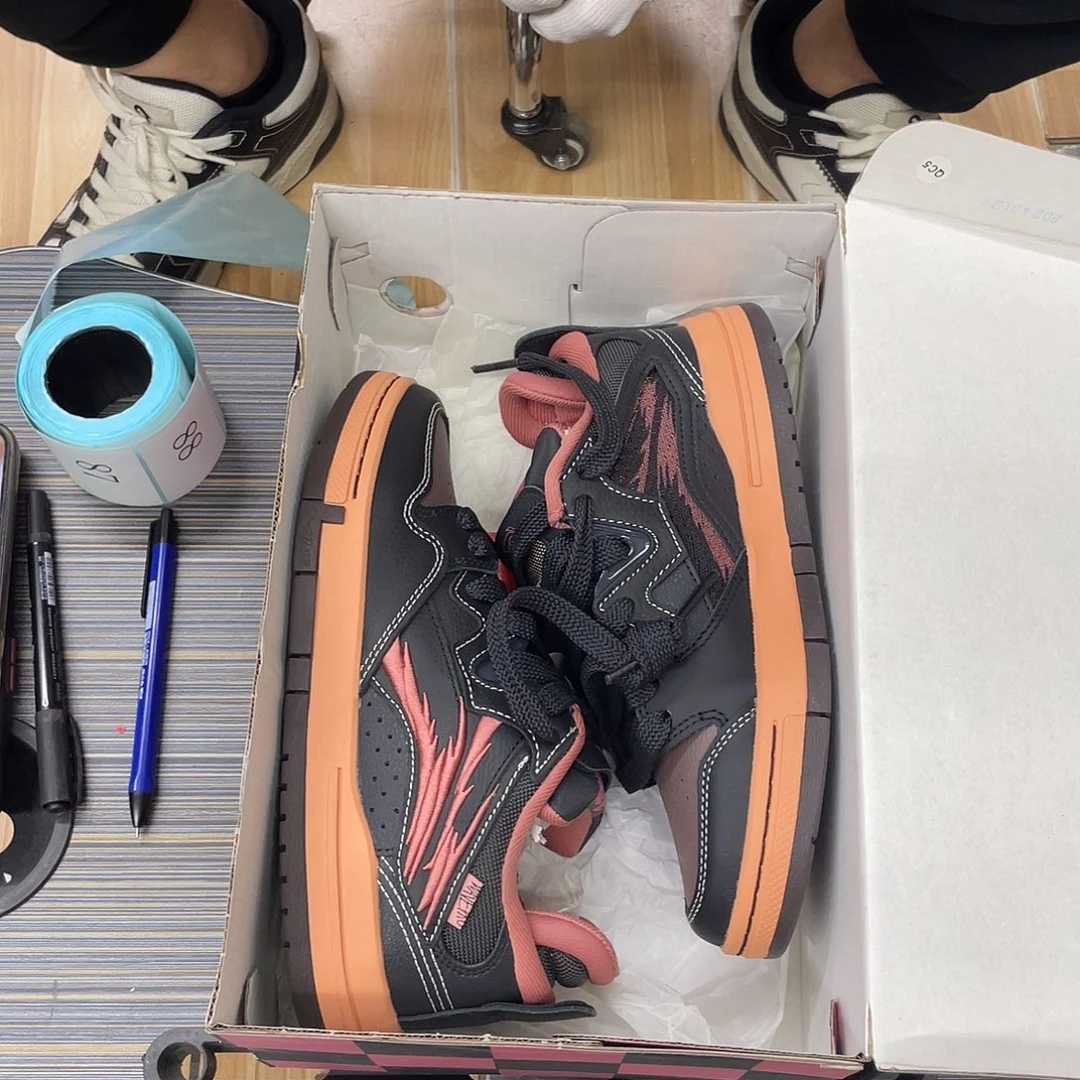 85号37,230。   面包鞋