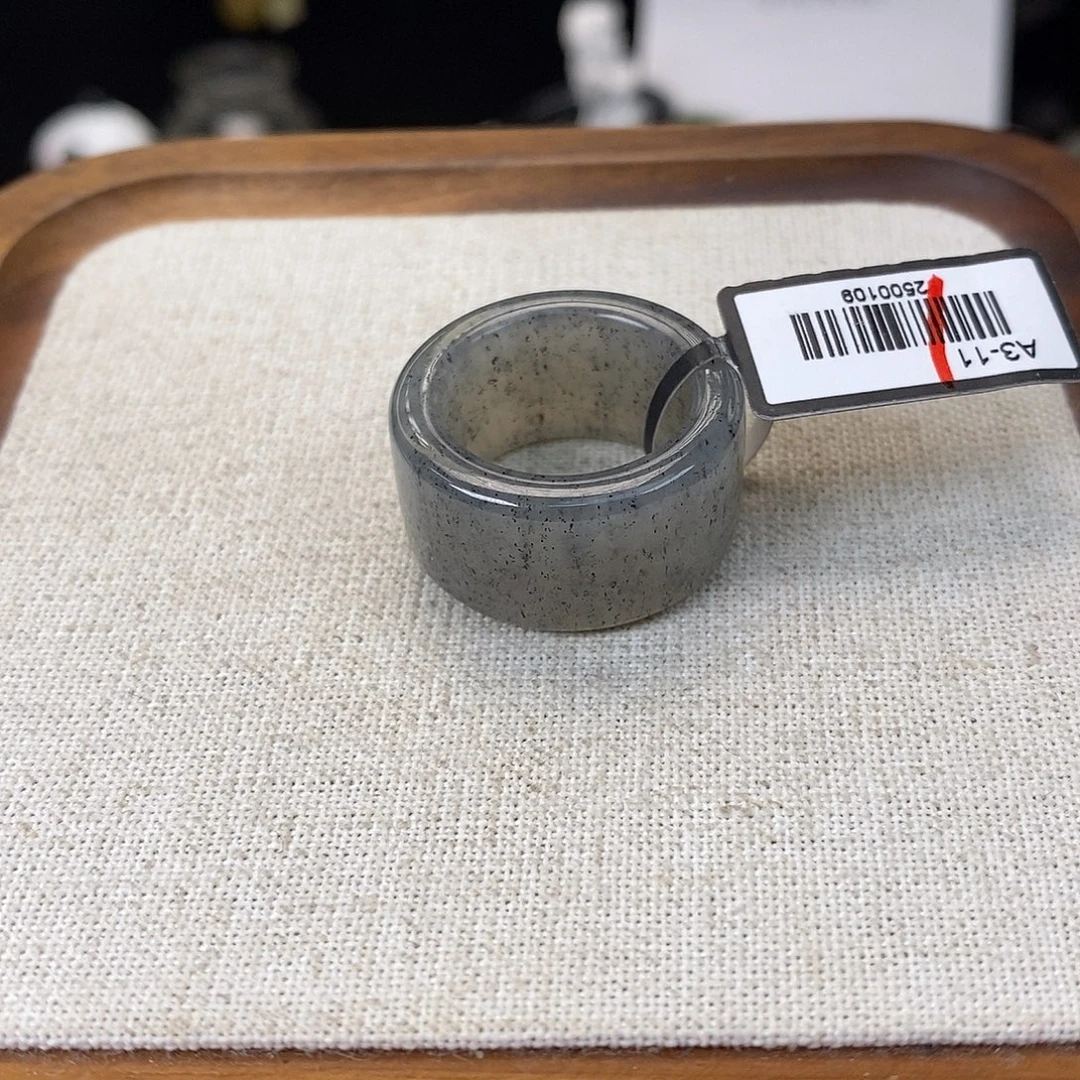 和田玉（糖玉）未镶嵌戒指Z29青花点墨扳指17.5不退换