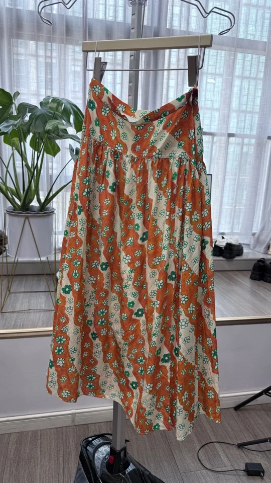 橘色绿花丝丝半身裙
