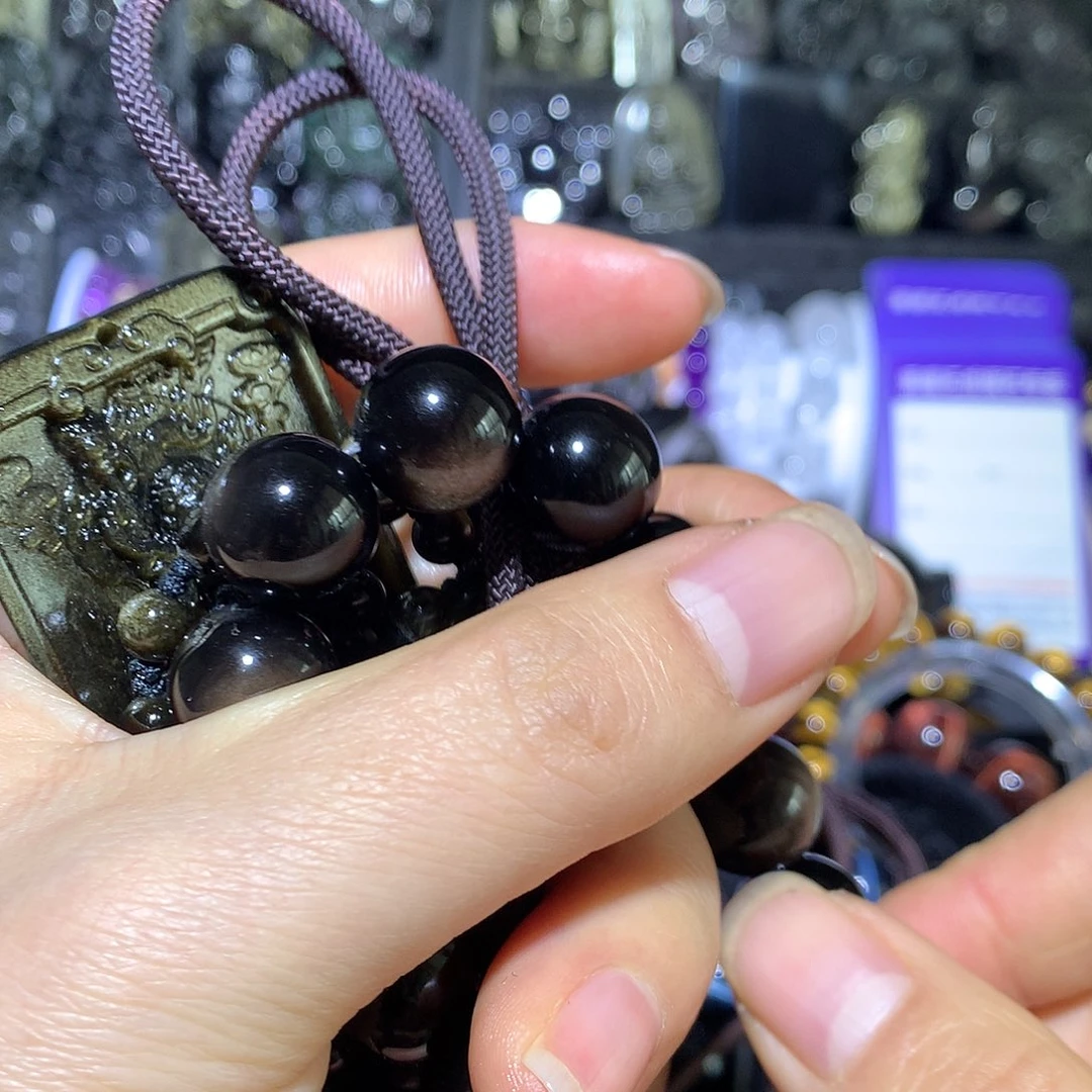 羊***快黑曜岩未镶嵌颈饰