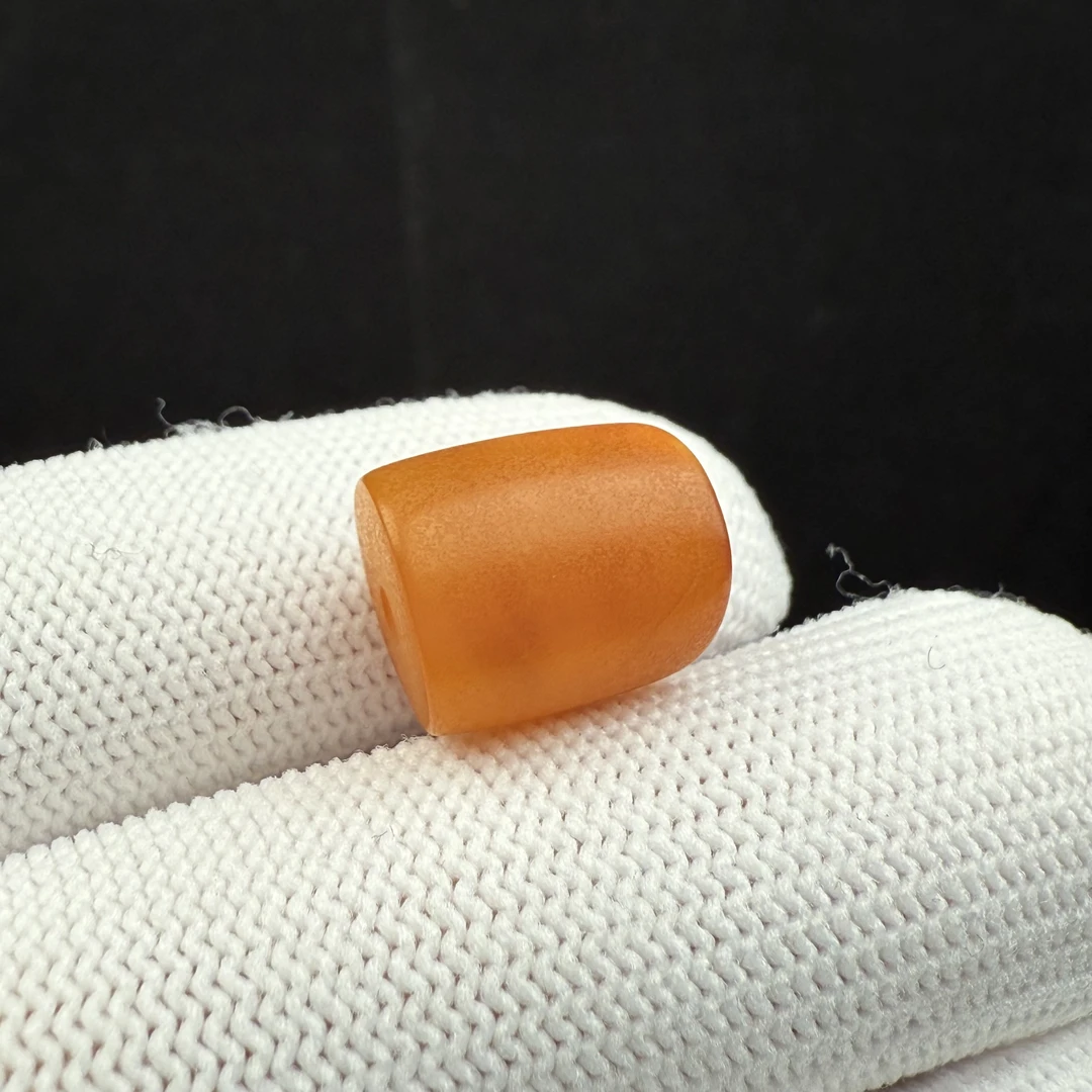 K6076天然原矿蜜蜡-微瑕老蜡马蹄11.2*13.9mm支持复检假一罚十