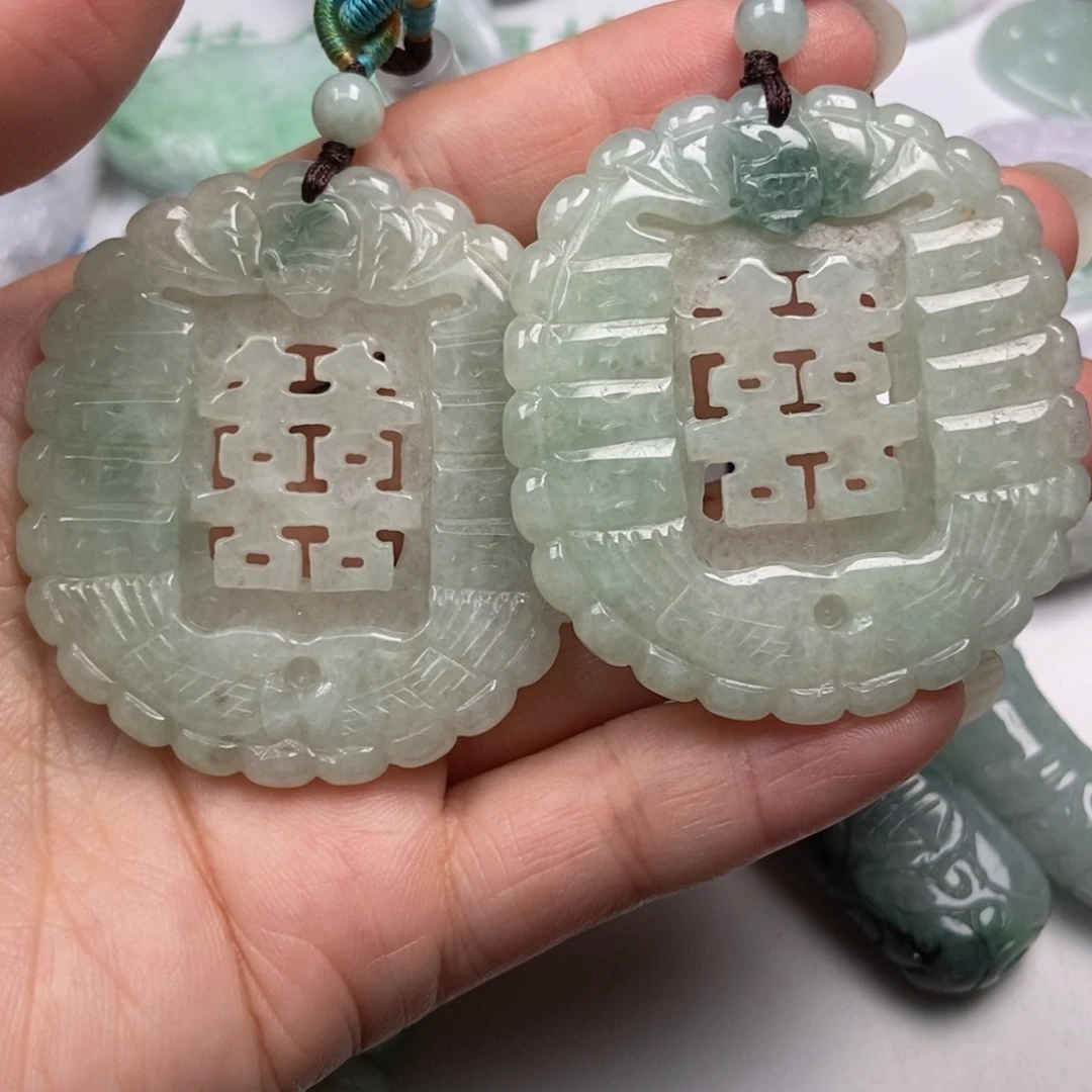 大***侠翡翠未镶嵌颈饰翡翠