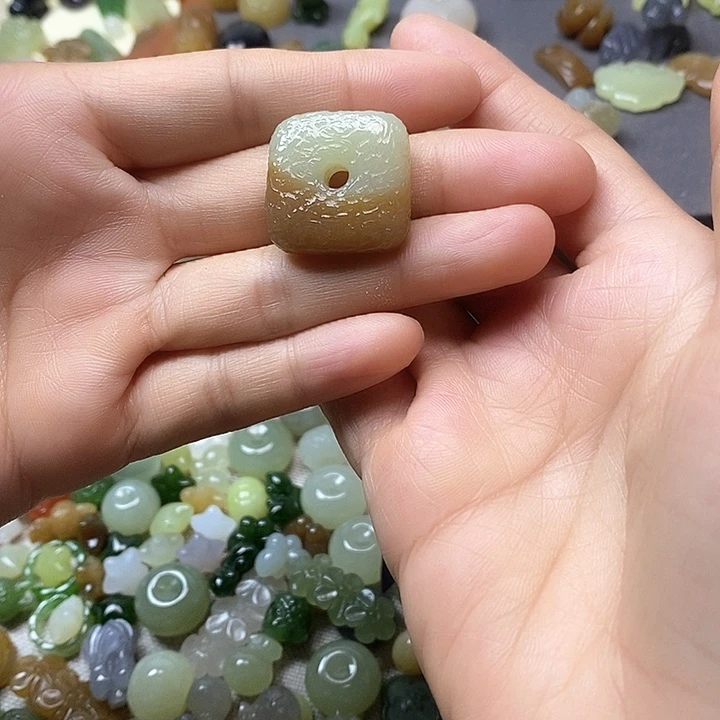 未镶嵌和田玉挂件方扣