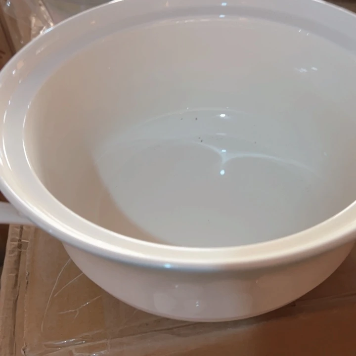燕***桌花海无盖汤煲一个