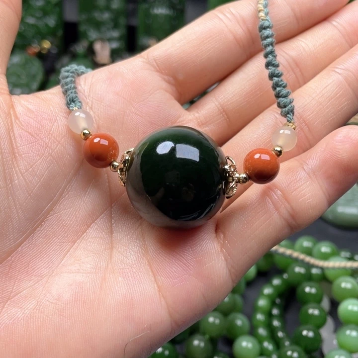 事***意和田玉（碧玉）未镶嵌颈饰