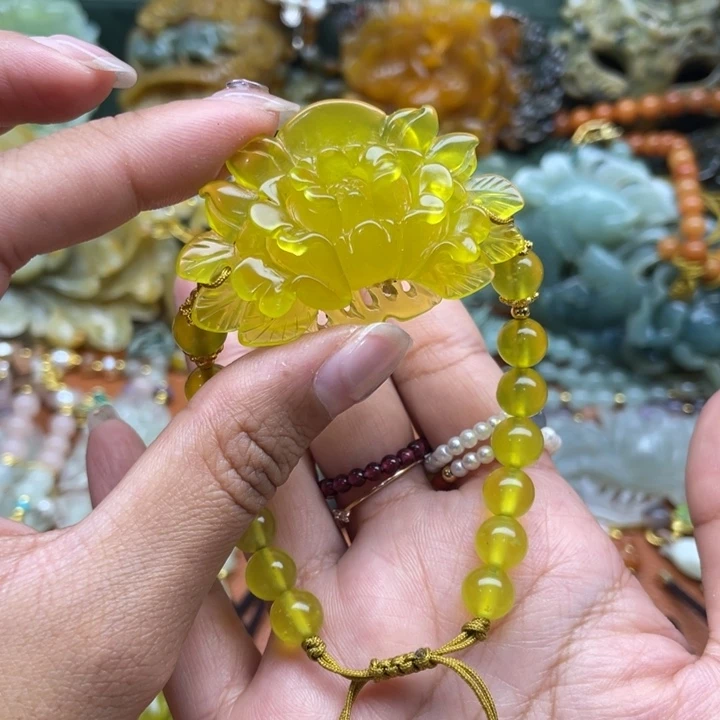 蛇纹石玉合金吊坠