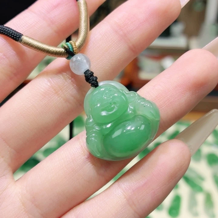 石英质玉（非洲翠）未镶嵌颈饰