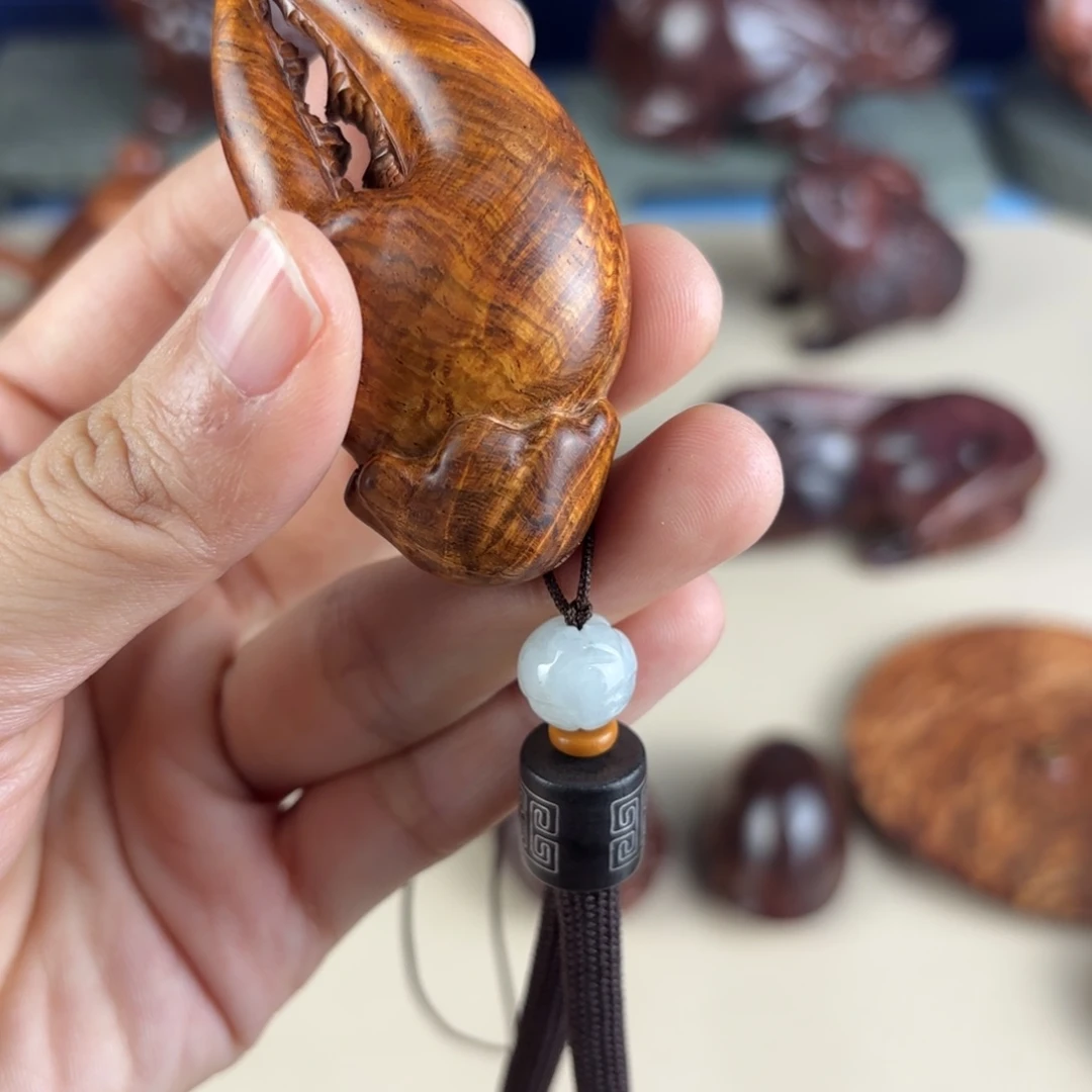 ^***^黄花梨/降香黄檀把件