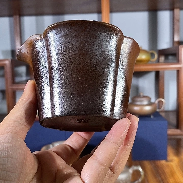 自****紫砂茶壶180cc公道杯 底槽清