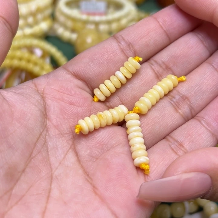 蜜蜡未镶嵌珠宝奇石多样性发其一