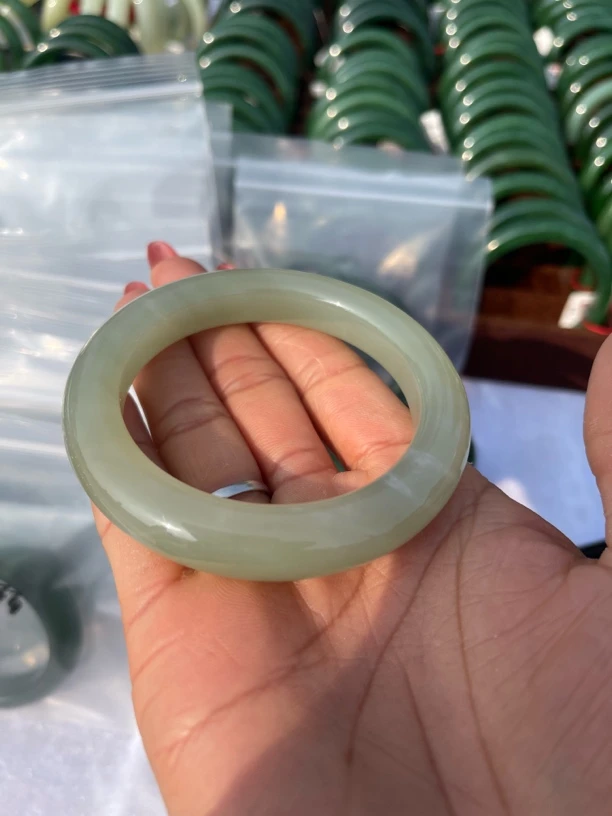 和田玉晴水手镯精品