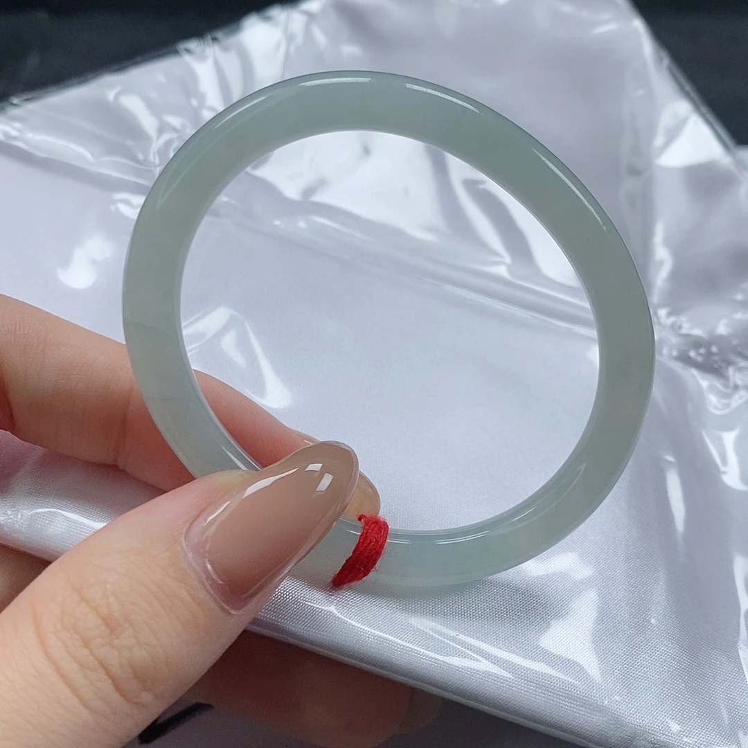 【闪购商品】翡翠手镯（贵妃镯）未镶嵌369号