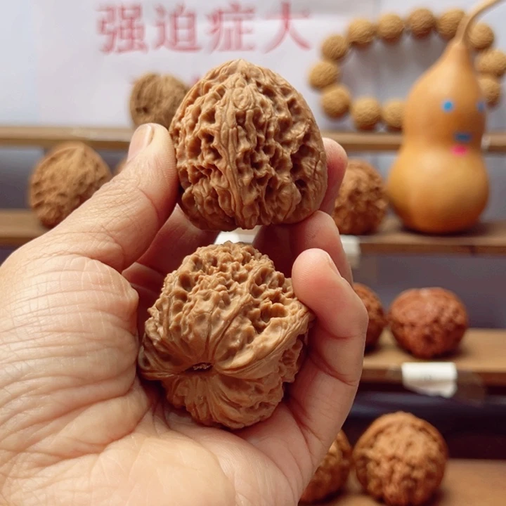 大***人涿鹿南疆石文玩核桃