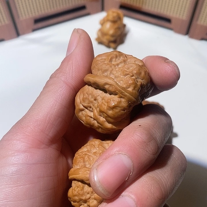 烬***锋精品文玩核桃蛤蟆头