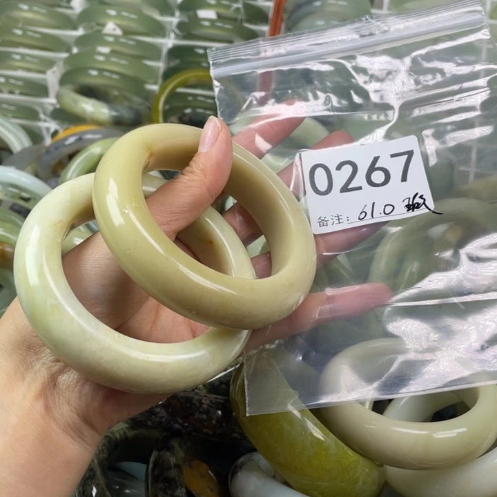 鑫***）蛇纹石玉未镶嵌手镯