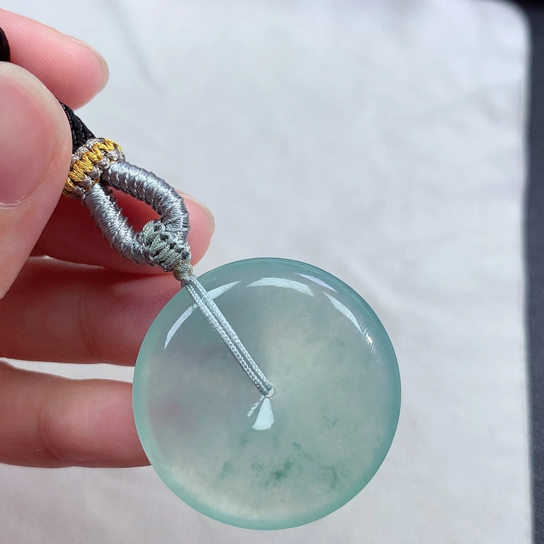 章***活翡翠未镶嵌颈饰平安扣