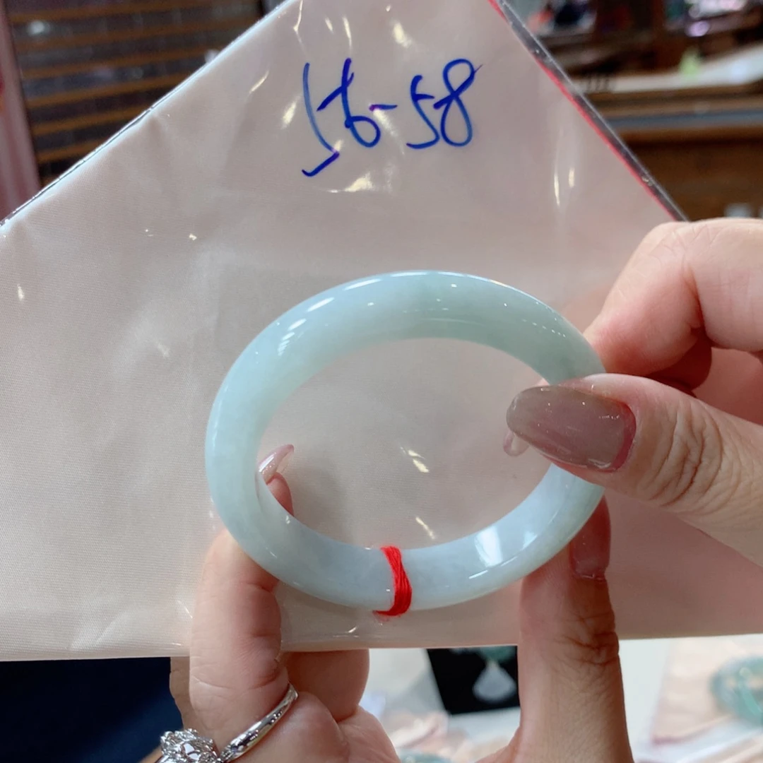 翡翠未镶嵌手镯48小时鉴赏