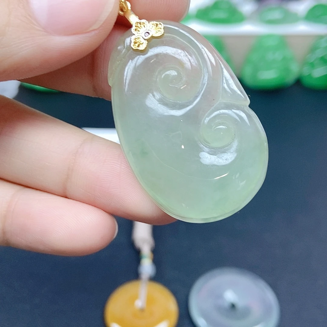 颈饰未镶嵌翡翠如意