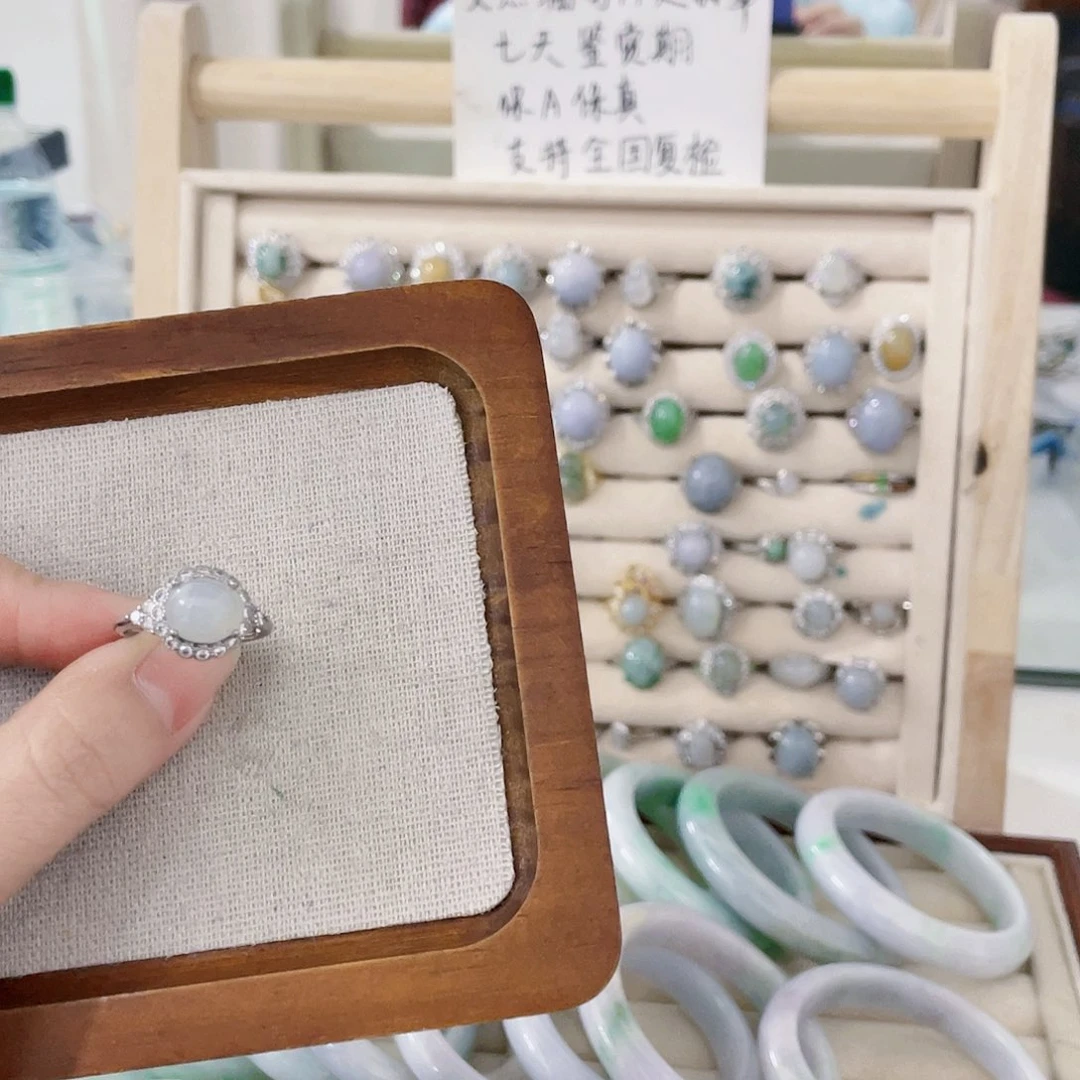 颈饰未镶嵌翡翠天然翡翠Ａ货