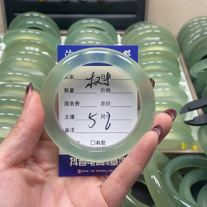 【闪购商品】蛇纹石玉手镯未镶嵌树***者