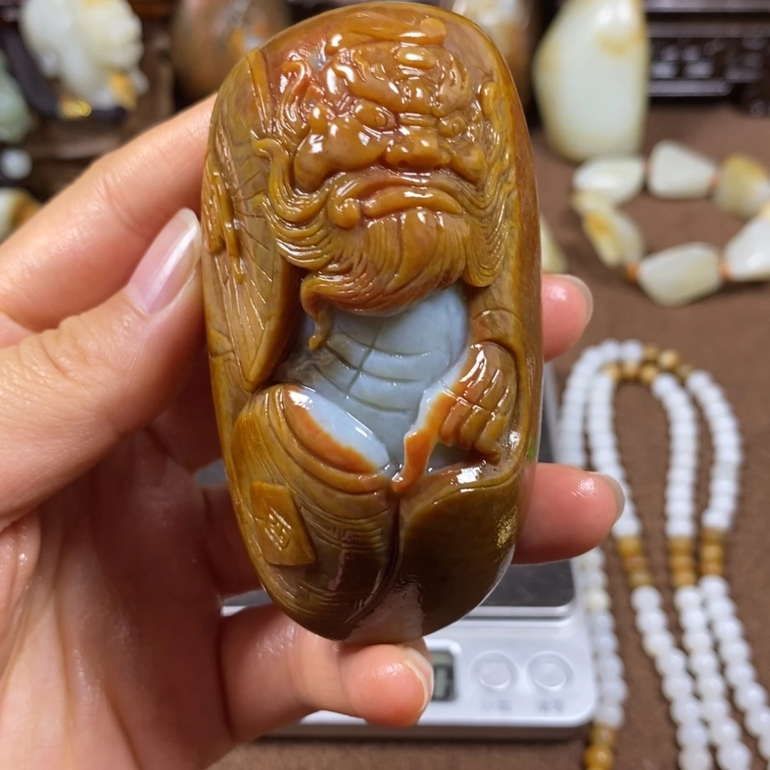 和田玉未镶嵌把件