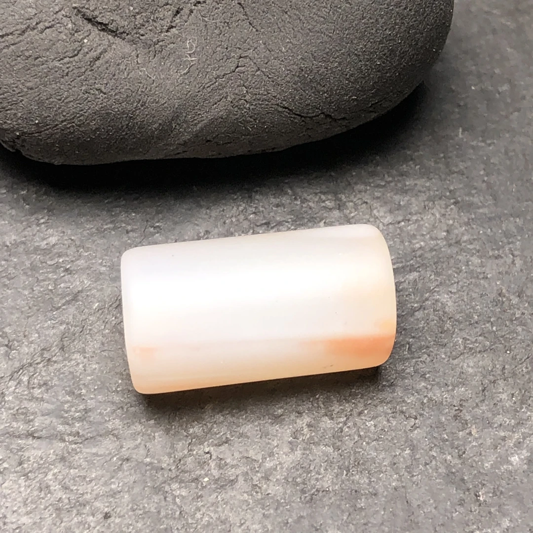原矿川料南红玛瑙纯手工打磨尺寸16.6x9毫米