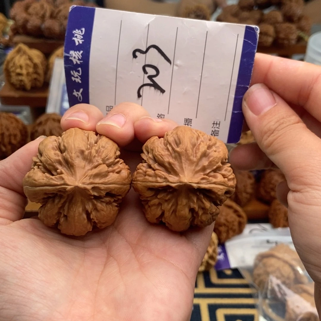 文玩核桃把件40霸王龙