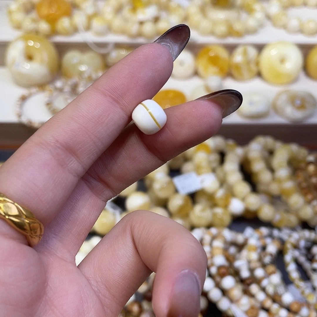 琥珀未镶嵌手链9.5*8.8mm