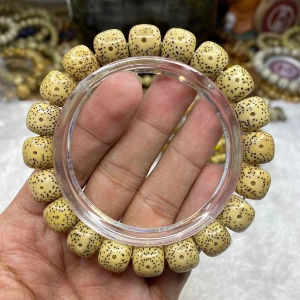 12*11自然氧化润黄月朗星稀细星海南星月菩提手串直销正品保障