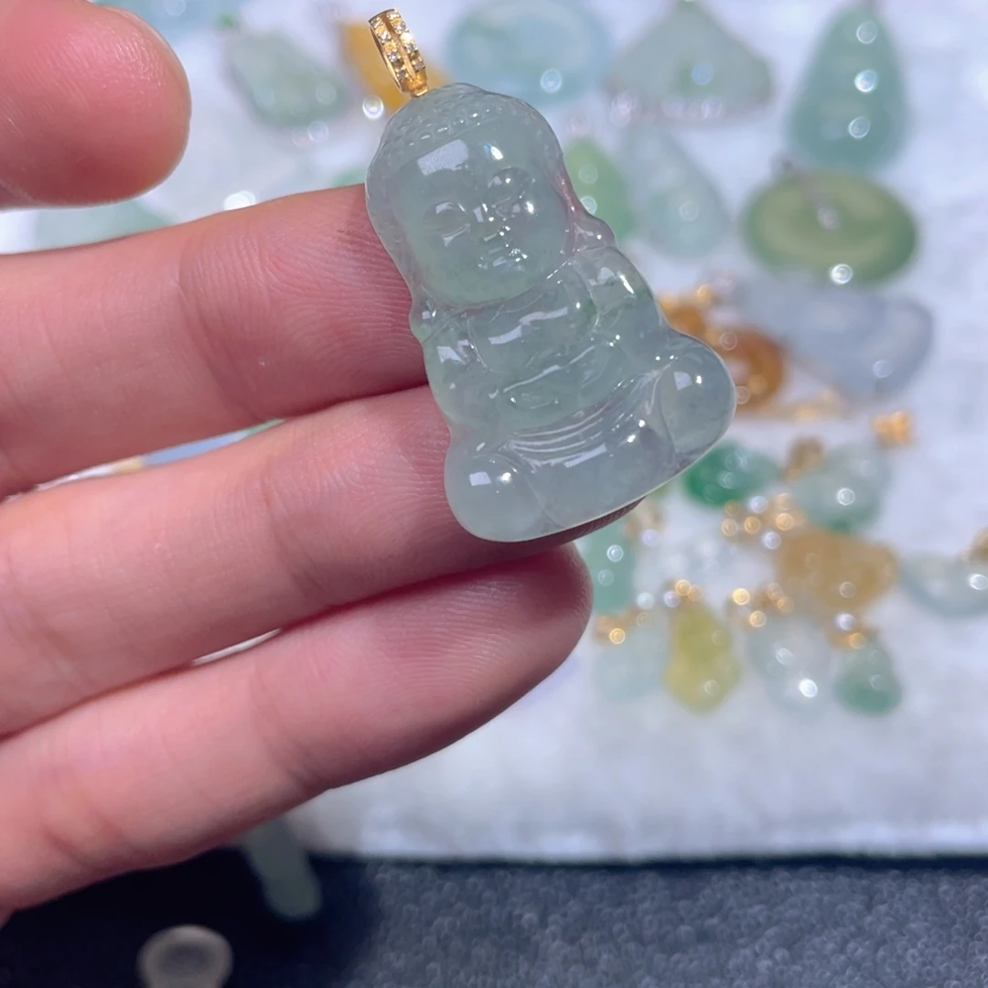 翡翠18K金镶嵌颈饰翡翠