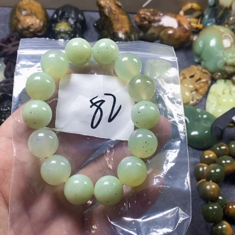 未镶嵌蛇纹石玉颈饰