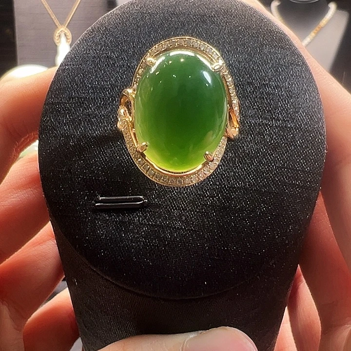 和田玉18K金镶嵌颈饰