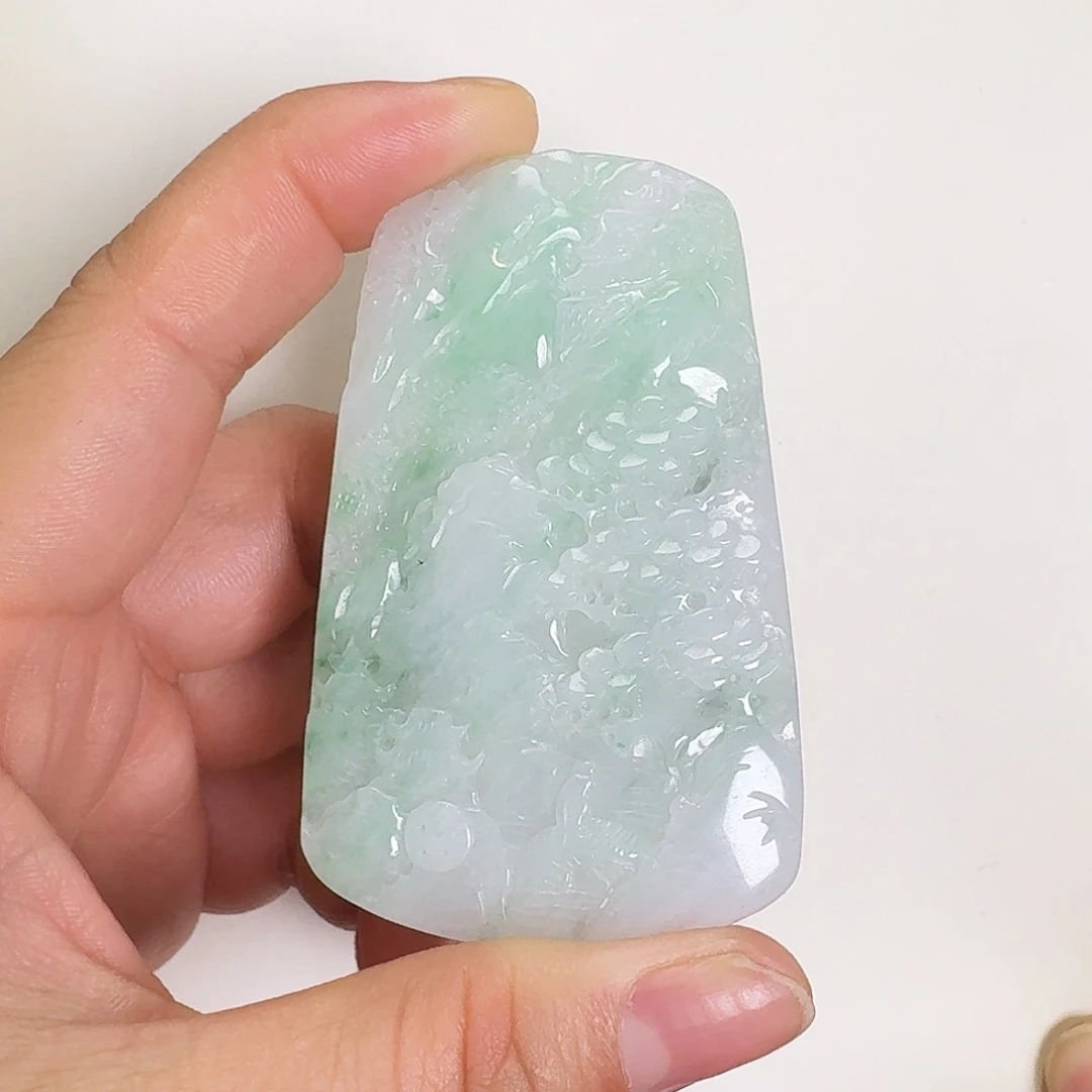 翡翠颈饰未镶嵌山水牌