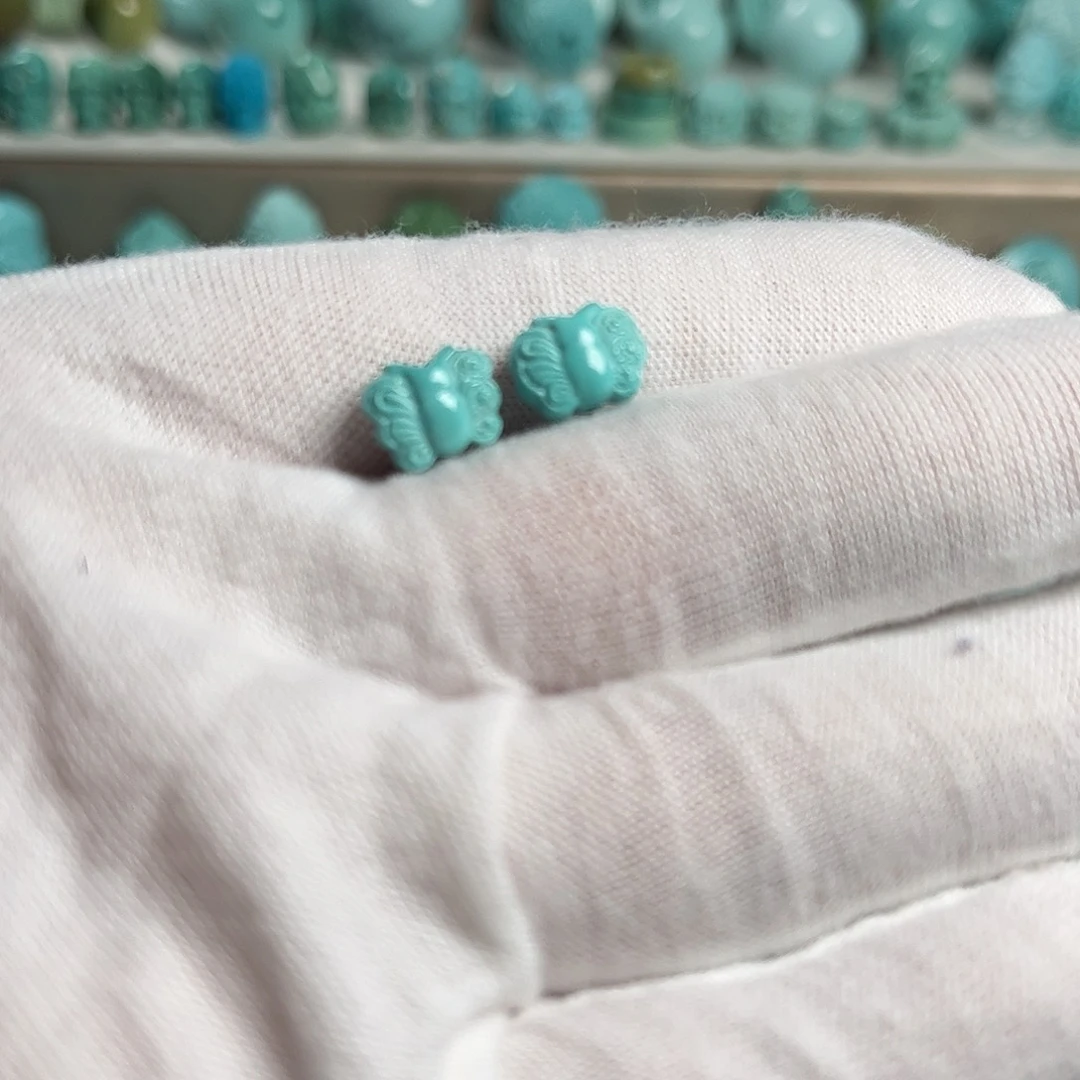 绿松石未镶嵌珠宝奇石