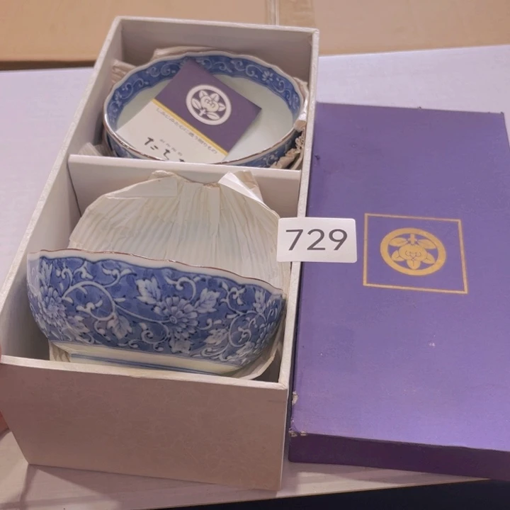 茶盏我们都在努力着改变自己的