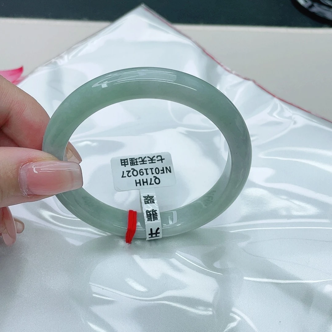 翡翠手镯未镶嵌正56.8