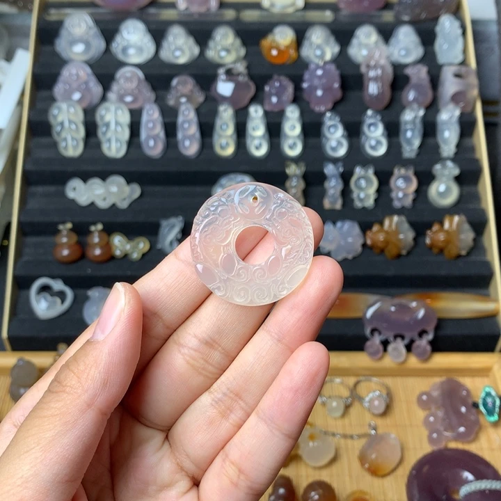 未镶嵌颈饰玛瑙/玉髓哼***心