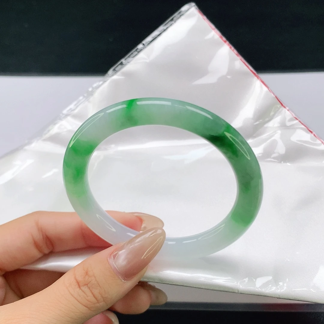 翡翠未镶嵌手镯51046