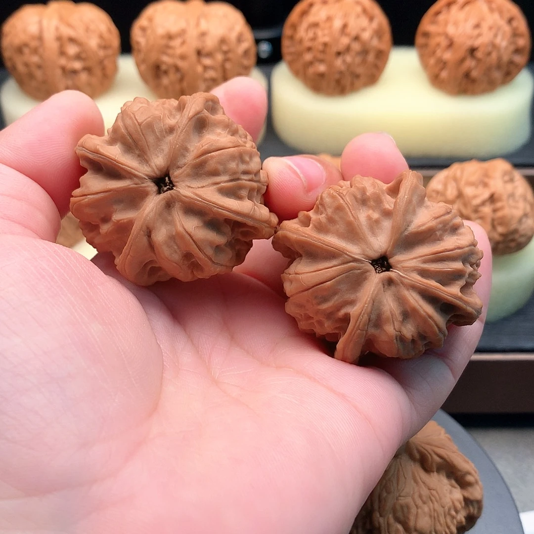 文玩核桃吊坠244号四棱