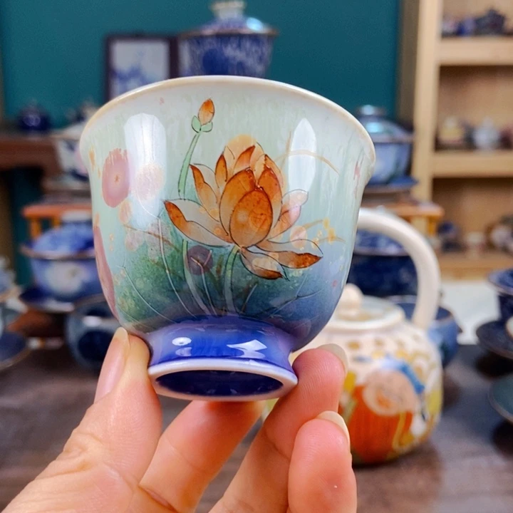 瓷片手工制作工艺精湛而